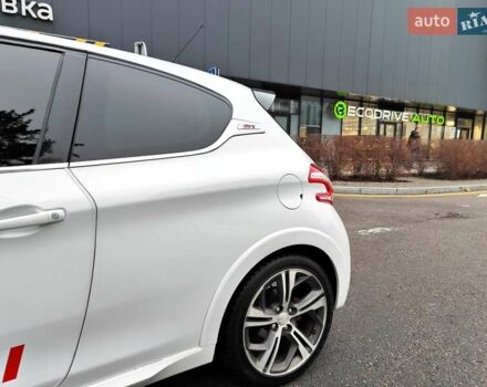 Белый Пежо 208, объемом двигателя 1.6 л и пробегом 137 тыс. км за 6990 $, фото 6 на Automoto.ua