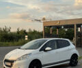 Білий Пежо 208, об'ємом двигуна 1.6 л та пробігом 127 тис. км за 8100 $, фото 3 на Automoto.ua