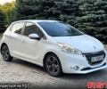 Белый Пежо 208, объемом двигателя 1.6 л и пробегом 300 тыс. км за 8000 $, фото 1 на Automoto.ua