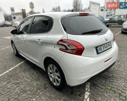 Белый Пежо 208, объемом двигателя 1 л и пробегом 102 тыс. км за 5500 $, фото 10 на Automoto.ua