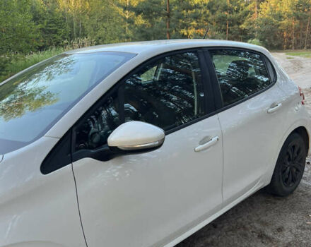 Білий Пежо 208, об'ємом двигуна 1.2 л та пробігом 119 тис. км за 6500 $, фото 4 на Automoto.ua