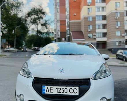 Белый Пежо 208, объемом двигателя 1.56 л и пробегом 175 тыс. км за 7900 $, фото 7 на Automoto.ua