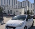 Білий Пежо 208, об'ємом двигуна 1.2 л та пробігом 158 тис. км за 7600 $, фото 1 на Automoto.ua