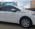Білий Пежо 208, об'ємом двигуна 1.2 л та пробігом 92 тис. км за 7500 $, фото 20 на Automoto.ua