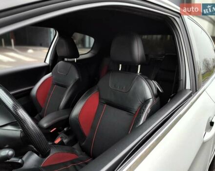 Белый Пежо 208, объемом двигателя 1.6 л и пробегом 137 тыс. км за 6990 $, фото 3 на Automoto.ua