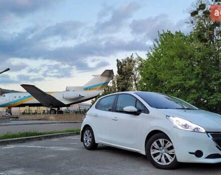 Білий Пежо 208, об'ємом двигуна 1.2 л та пробігом 177 тис. км за 6700 $, фото 2 на Automoto.ua