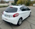 Белый Пежо 208, объемом двигателя 1.6 л и пробегом 77 тыс. км за 8800 $, фото 2 на Automoto.ua
