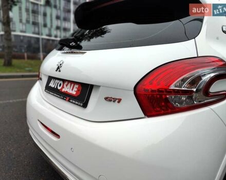 Белый Пежо 208, объемом двигателя 1.6 л и пробегом 137 тыс. км за 6990 $, фото 18 на Automoto.ua