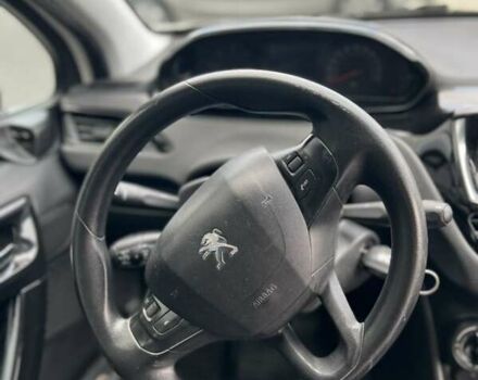 Белый Пежо 208, объемом двигателя 1.4 л и пробегом 186 тыс. км за 6400 $, фото 3 на Automoto.ua