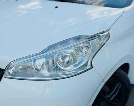 Белый Пежо 208, объемом двигателя 1.56 л и пробегом 175 тыс. км за 7900 $, фото 24 на Automoto.ua