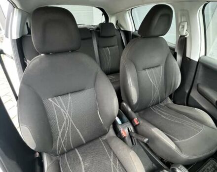 Белый Пежо 208, объемом двигателя 1.4 л и пробегом 186 тыс. км за 6400 $, фото 10 на Automoto.ua