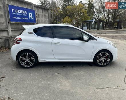 Белый Пежо 208, объемом двигателя 1.6 л и пробегом 183 тыс. км за 7350 $, фото 5 на Automoto.ua