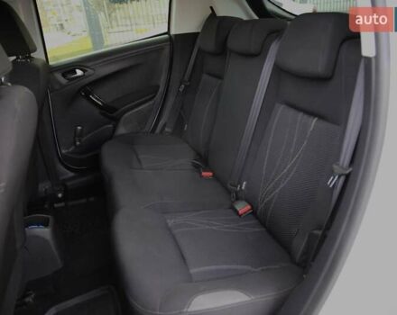 Белый Пежо 208, объемом двигателя 1.2 л и пробегом 93 тыс. км за 7800 $, фото 8 на Automoto.ua