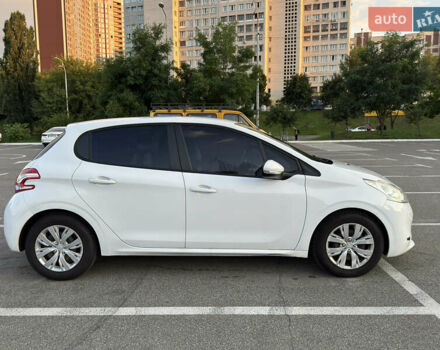 Белый Пежо 208, объемом двигателя 1.2 л и пробегом 95 тыс. км за 7100 $, фото 1 на Automoto.ua