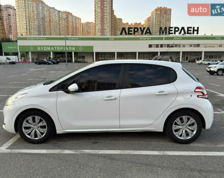 Белый Пежо 208, объемом двигателя 1.2 л и пробегом 95 тыс. км за 7100 $, фото 5 на Automoto.ua