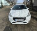 Белый Пежо 208, объемом двигателя 1.2 л и пробегом 162 тыс. км за 5800 $, фото 1 на Automoto.ua