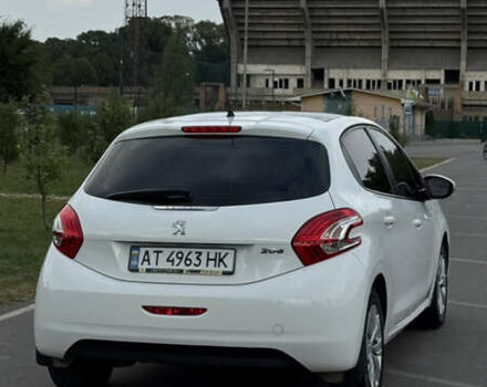 Пежо 208 2014 в Ивано-Франковске на Automoto.ua Белый Пежо 208, объемом двигателя 1.2 л и пробегом 93 тыс. км за 7500 $, фото 1 на Automoto.ua