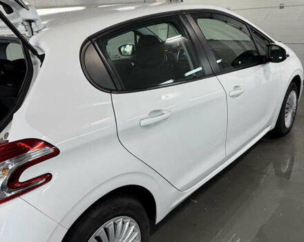 Белый Пежо 208, объемом двигателя 1.2 л и пробегом 105 тыс. км за 8200 $, фото 15 на Automoto.ua