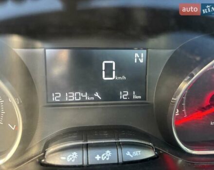 Белый Пежо 208, объемом двигателя 1.2 л и пробегом 120 тыс. км за 8900 $, фото 2 на Automoto.ua