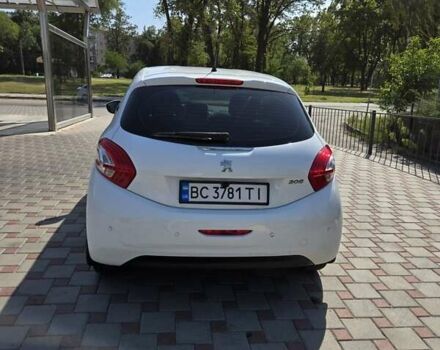 Білий Пежо 208, об'ємом двигуна 1 л та пробігом 135 тис. км за 5000 $, фото 9 на Automoto.ua
