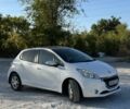 Белый Пежо 208, объемом двигателя 1.2 л и пробегом 100 тыс. км за 8000 $, фото 3 на Automoto.ua