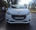 Белый Пежо 208, объемом двигателя 1.2 л и пробегом 133 тыс. км за 7900 $, фото 2 на Automoto.ua