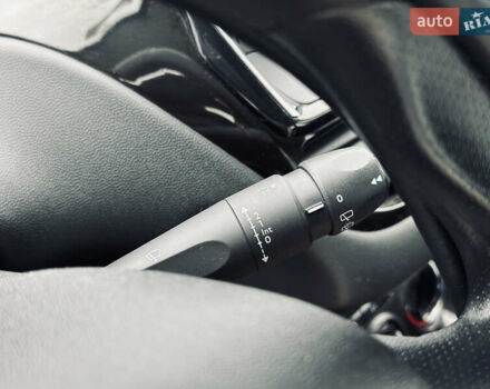 Белый Пежо 208, объемом двигателя 1.4 л и пробегом 180 тыс. км за 6500 $, фото 38 на Automoto.ua