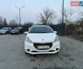 Белый Пежо 208, объемом двигателя 1.2 л и пробегом 90 тыс. км за 7600 $, фото 5 на Automoto.ua