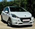 Белый Пежо 208, объемом двигателя 1.2 л и пробегом 232 тыс. км за 6700 $, фото 1 на Automoto.ua