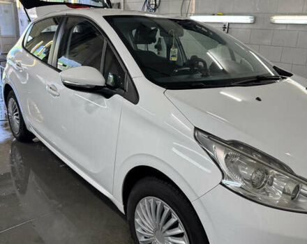 Белый Пежо 208, объемом двигателя 1.2 л и пробегом 105 тыс. км за 8200 $, фото 14 на Automoto.ua