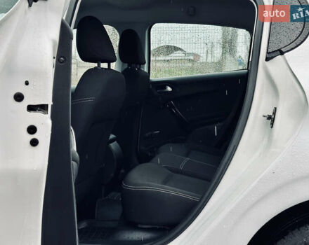 Белый Пежо 208, объемом двигателя 1.4 л и пробегом 180 тыс. км за 6500 $, фото 12 на Automoto.ua