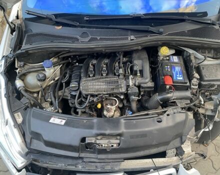Белый Пежо 208, объемом двигателя 1 л и пробегом 91 тыс. км за 3350 $, фото 4 на Automoto.ua