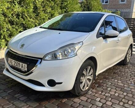Белый Пежо 208, объемом двигателя 1.2 л и пробегом 120 тыс. км за 8900 $, фото 6 на Automoto.ua
