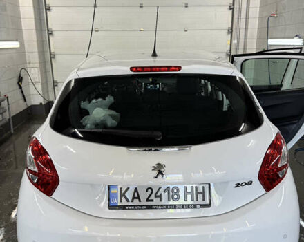 Белый Пежо 208, объемом двигателя 1.2 л и пробегом 105 тыс. км за 8200 $, фото 16 на Automoto.ua
