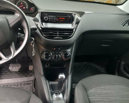 Белый Пежо 208, объемом двигателя 1.4 л и пробегом 164 тыс. км за 7200 $, фото 11 на Automoto.ua