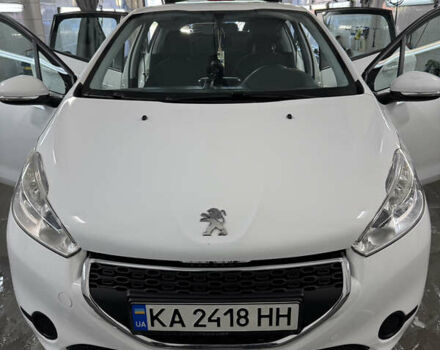 Белый Пежо 208, объемом двигателя 1.2 л и пробегом 105 тыс. км за 8200 $, фото 20 на Automoto.ua