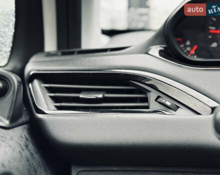 Белый Пежо 208, объемом двигателя 1.4 л и пробегом 180 тыс. км за 6500 $, фото 34 на Automoto.ua