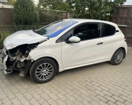 Белый Пежо 208, объемом двигателя 1 л и пробегом 91 тыс. км за 3350 $, фото 6 на Automoto.ua