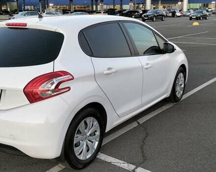 Белый Пежо 208, объемом двигателя 1.4 л и пробегом 199 тыс. км за 7600 $, фото 5 на Automoto.ua