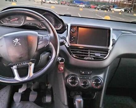 Белый Пежо 208, объемом двигателя 1.4 л и пробегом 199 тыс. км за 7600 $, фото 15 на Automoto.ua