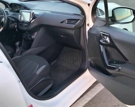 Белый Пежо 208, объемом двигателя 1.4 л и пробегом 199 тыс. км за 7600 $, фото 6 на Automoto.ua