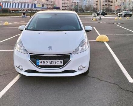 Белый Пежо 208, объемом двигателя 1.4 л и пробегом 199 тыс. км за 7600 $, фото 1 на Automoto.ua