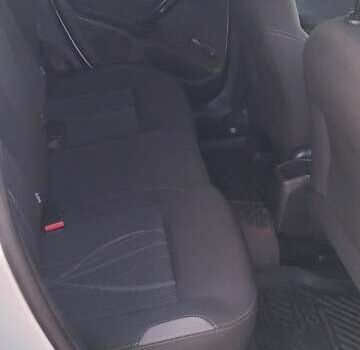 Белый Пежо 208, объемом двигателя 1.4 л и пробегом 199 тыс. км за 7600 $, фото 9 на Automoto.ua