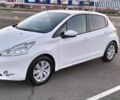 Белый Пежо 208, объемом двигателя 1.4 л и пробегом 199 тыс. км за 7600 $, фото 2 на Automoto.ua
