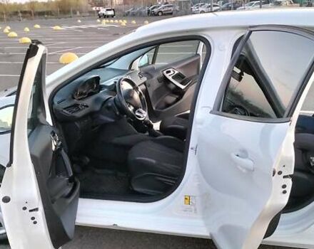 Белый Пежо 208, объемом двигателя 1.4 л и пробегом 199 тыс. км за 7600 $, фото 20 на Automoto.ua