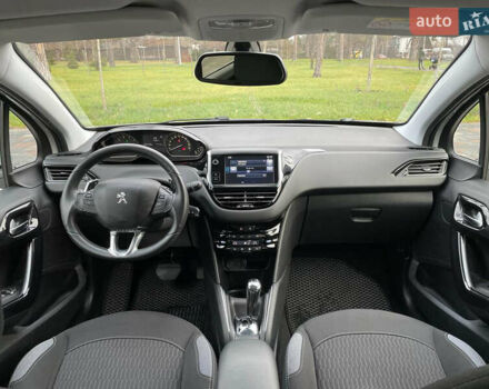 Білий Пежо 208, об'ємом двигуна 1.2 л та пробігом 142 тис. км за 8999 $, фото 8 на Automoto.ua