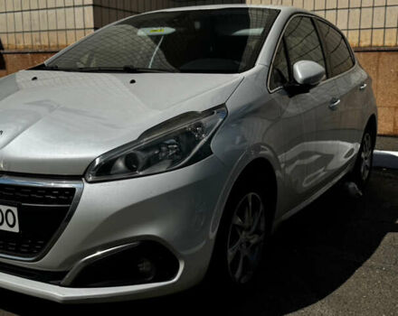 Білий Пежо 208, об'ємом двигуна 1.2 л та пробігом 142 тис. км за 8999 $, фото 4 на Automoto.ua