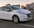 Белый Пежо 208, объемом двигателя 1.4 л и пробегом 199 тыс. км за 7600 $, фото 1 на Automoto.ua