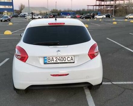 Белый Пежо 208, объемом двигателя 1.4 л и пробегом 199 тыс. км за 7600 $, фото 4 на Automoto.ua
