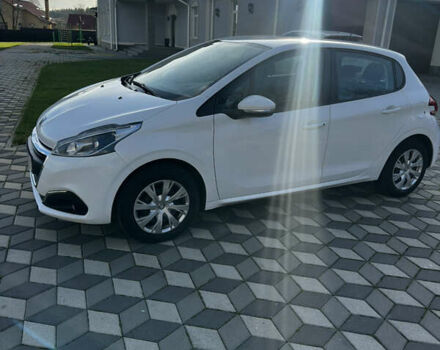 Белый Пежо 208, объемом двигателя 1.2 л и пробегом 102 тыс. км за 7200 $, фото 6 на Automoto.ua